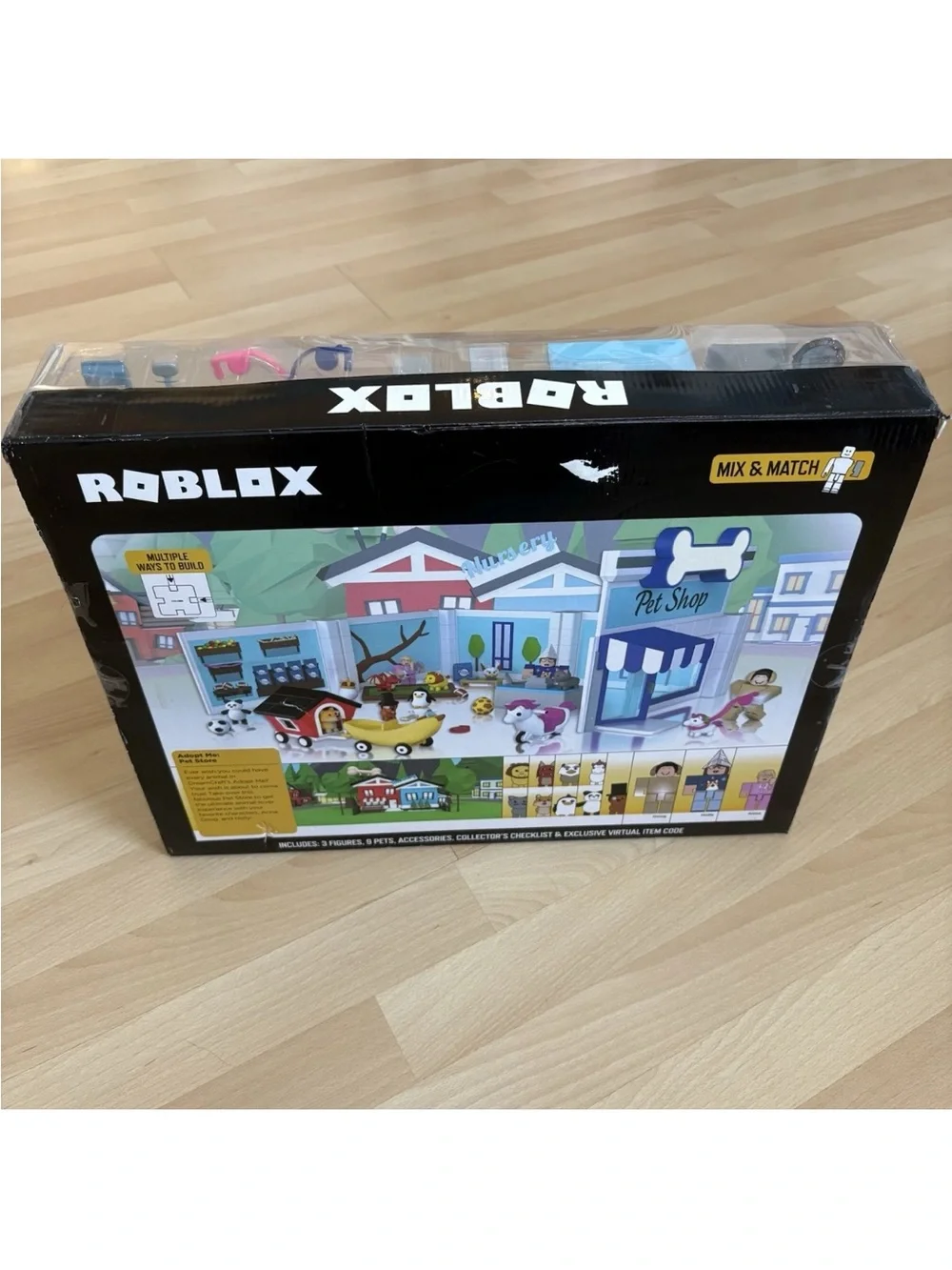 *NEW* ROBLOX Celebrity Collection Adopt Me Pet Store Deluxe Playset 40 PIECES